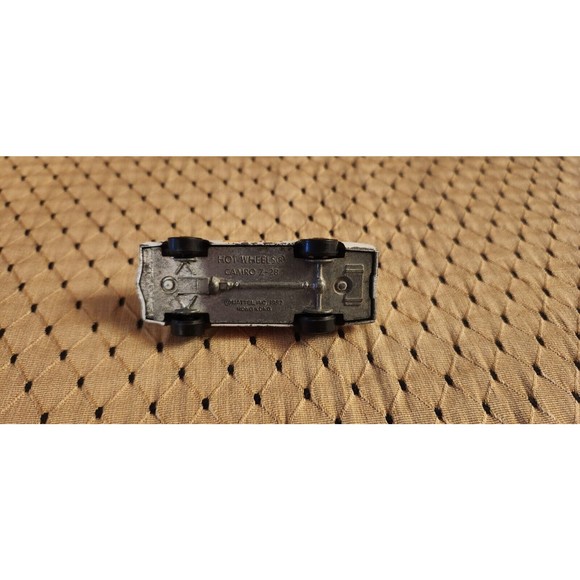 Hot Wheels Camaro Z-28 Mattel Gold Wheels 1982 Vintage "CAMRO" Base Hong Kong - Picture 9 of 9